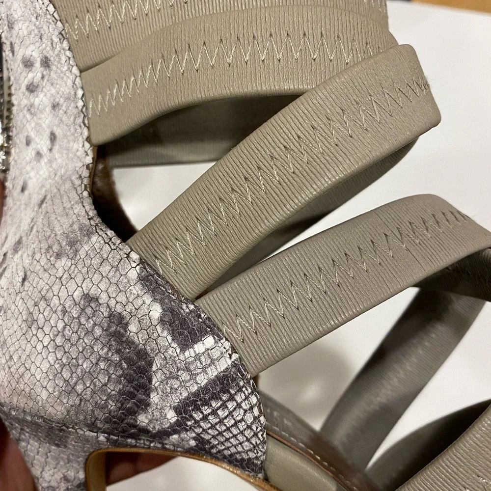 ❤️SOLD❤️Donald J Pliner Arlen Heel - Picture 5 of 7